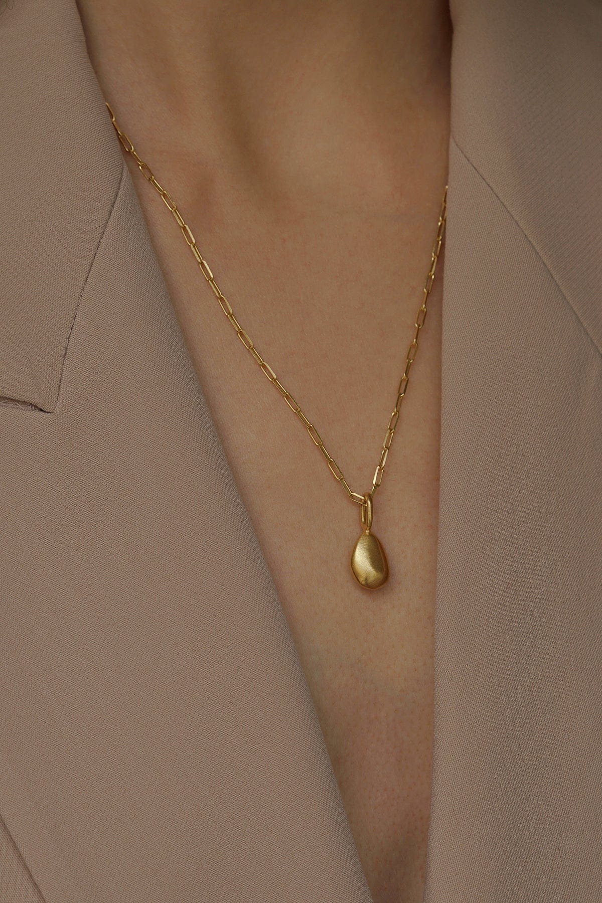 Pebble Pendant Necklace - Gold Plated AR.M ANNA ROSA MOSCHOUTI