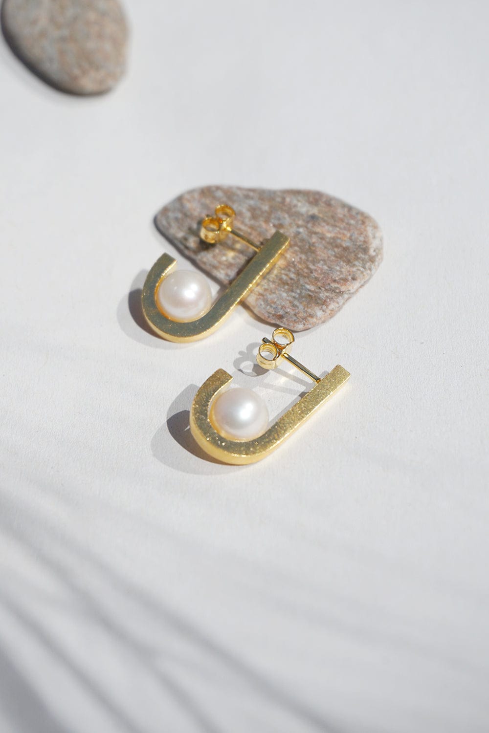 U Pearl Earrings - Gold Plated AR.M ANNA ROSA MOSCHOUTI