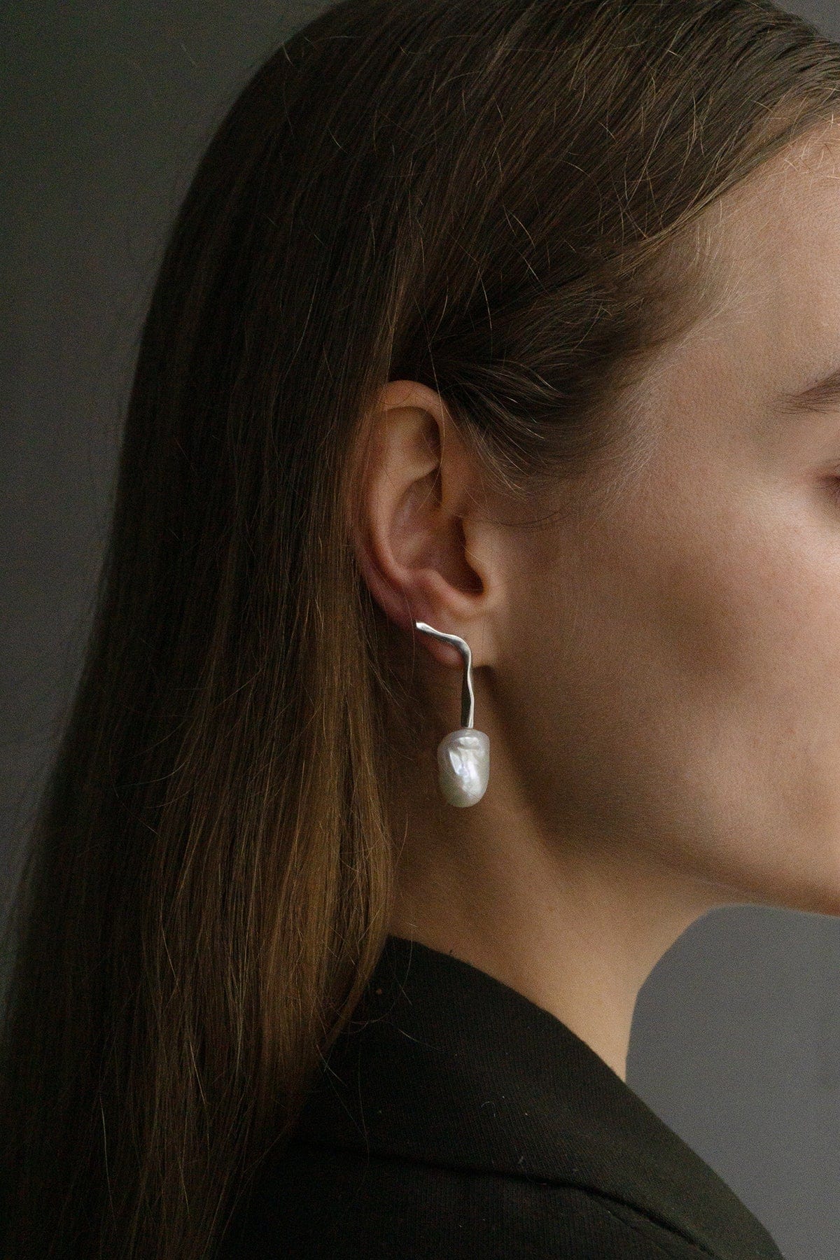Gilt Pearl Earrings - Silver AR.M ANNA ROSA MOSCHOUTI