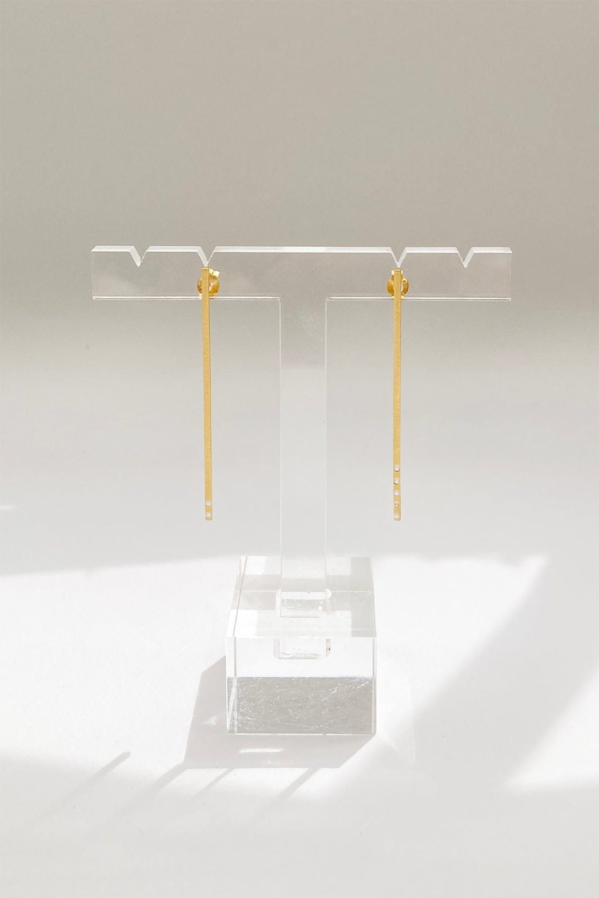 Gold Bar Earrings AR.M ANNA ROSA MOSCHOUTI