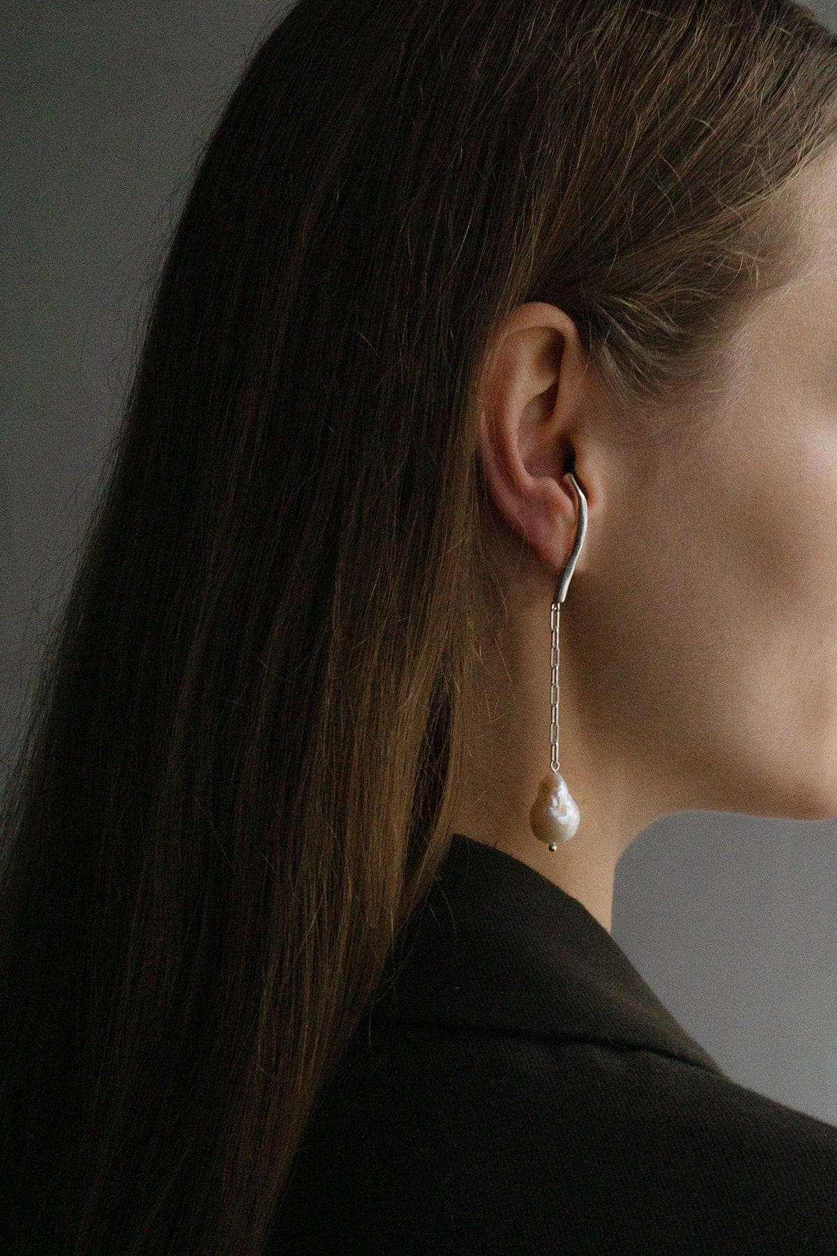 Orla Dangle Pearl Earrings - Silver AR.M ANNA ROSA MOSCHOUTI