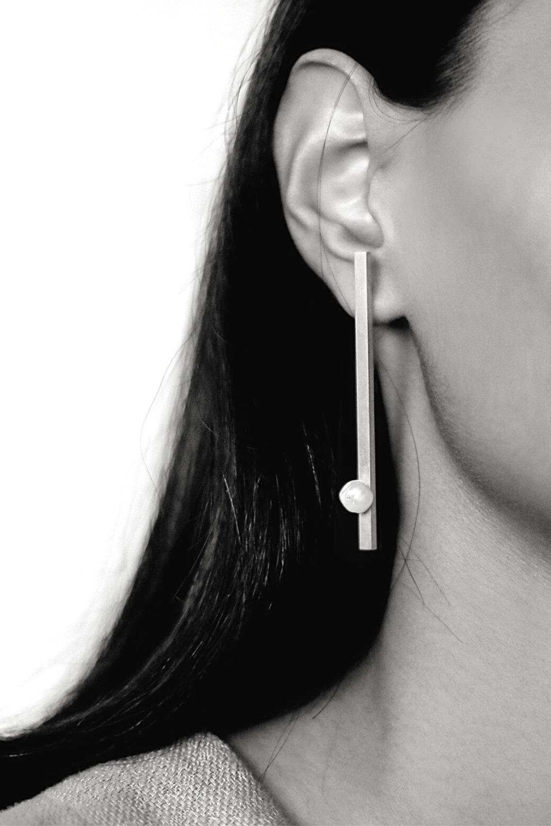 Bar Pearl Earrings - Silver AR.M ANNA ROSA MOSCHOUTI