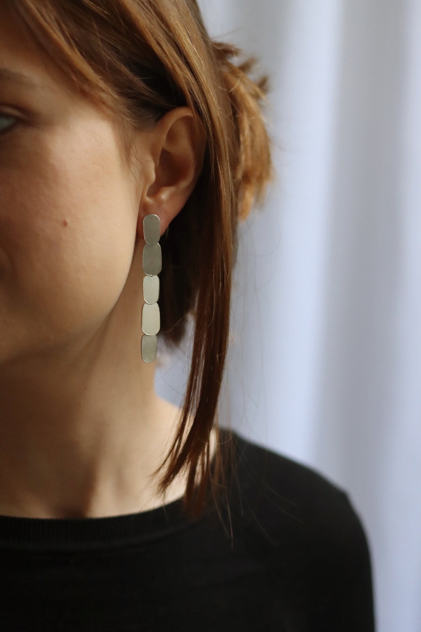 Long Petal Earrings - Silver AR.M ANNA ROSA MOSCHOUTI