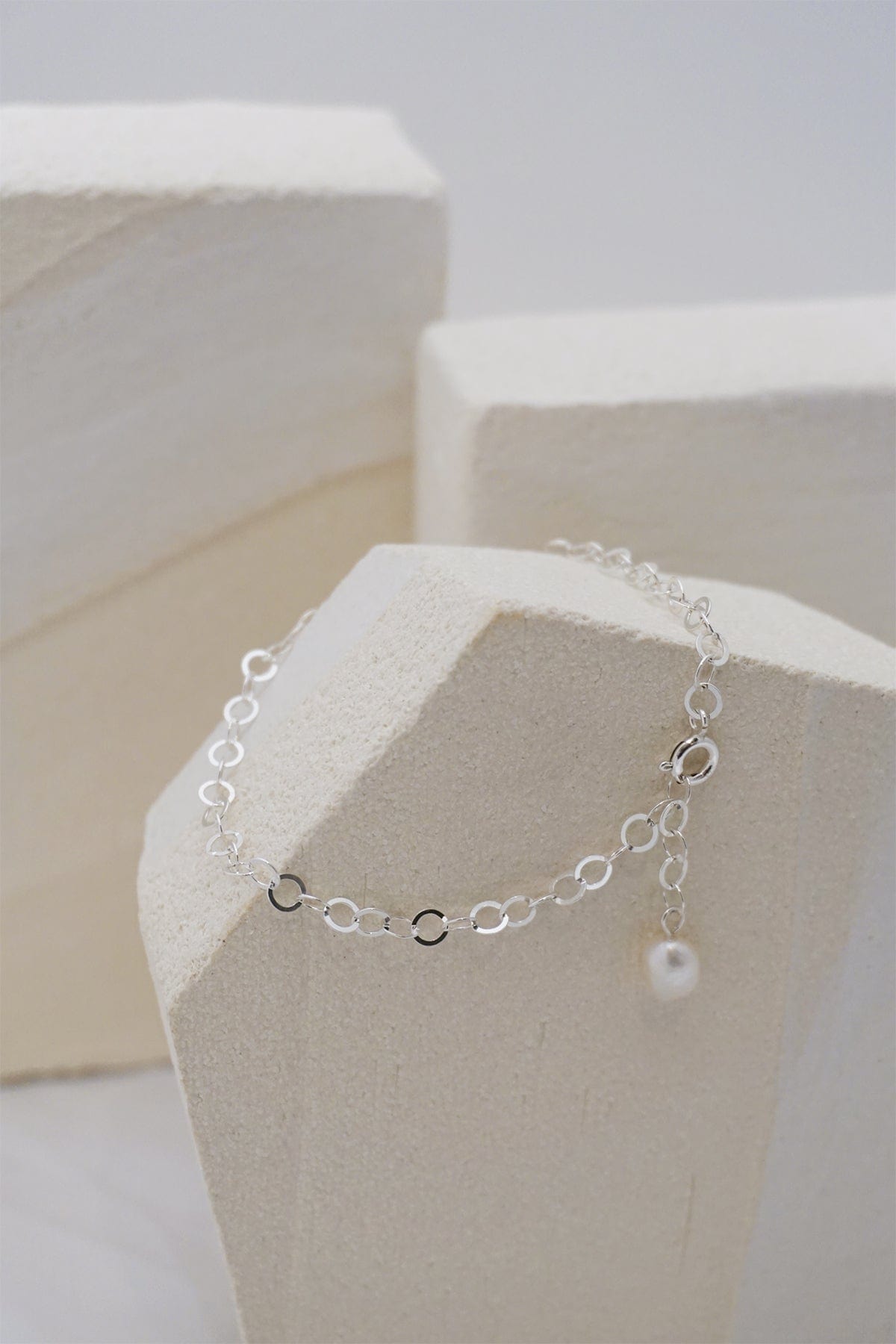 Mini Chain Pearl Bracelet AR.M ANNA ROSA MOSCHOUTI
