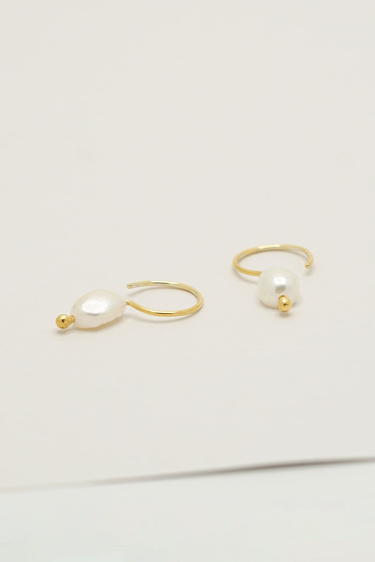 Pearl Wire Hoops - Gold Plated AR.M ANNA ROSA MOSCHOUTI