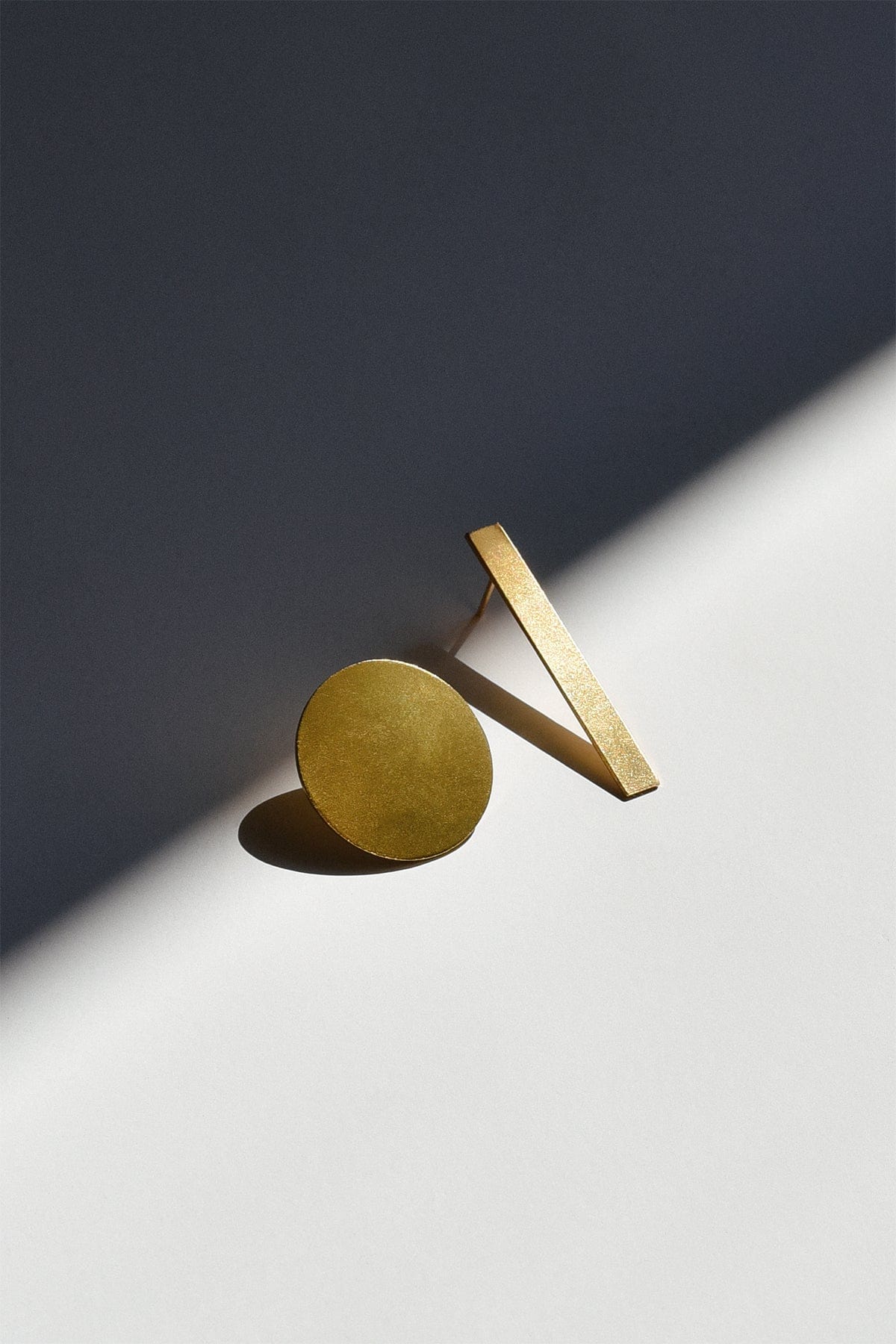 Round + Line Earrings - Gold Plated AR.M ANNA ROSA MOSCHOUTI