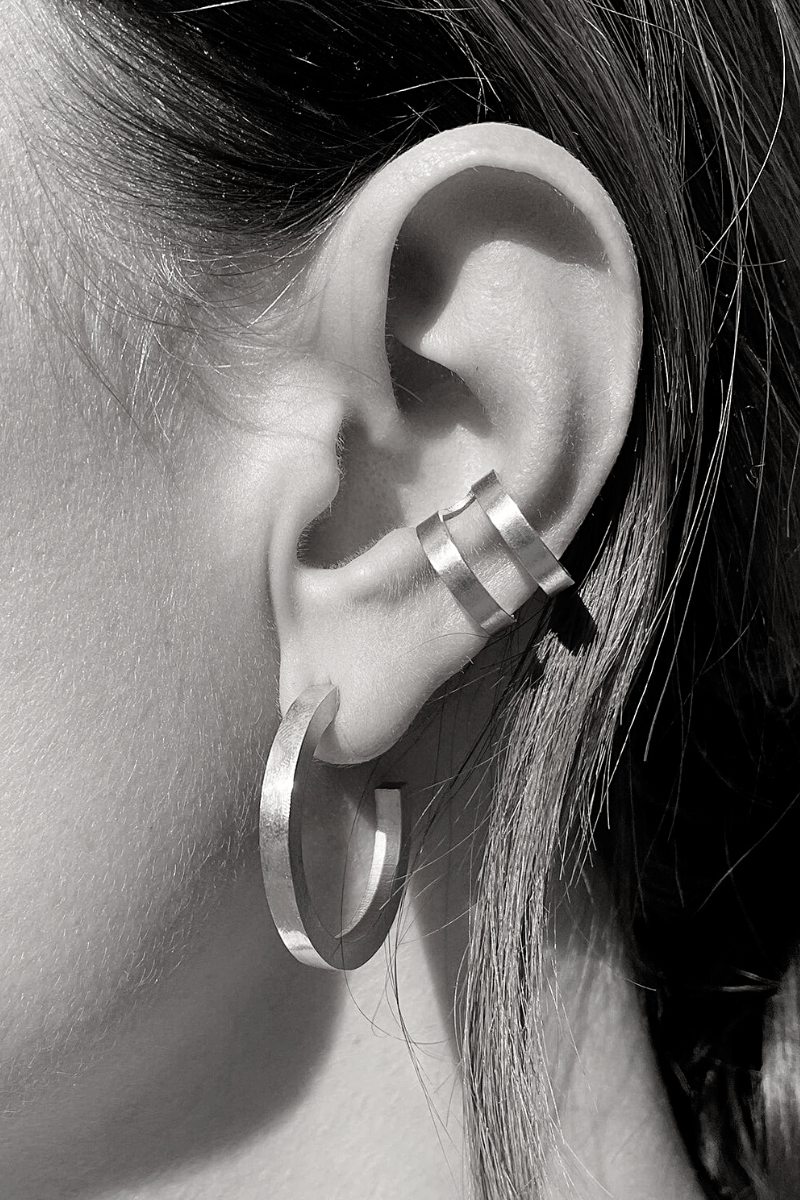 Small Double Line Ear Cuff - Silver AR.M ANNA ROSA MOSCHOUTI