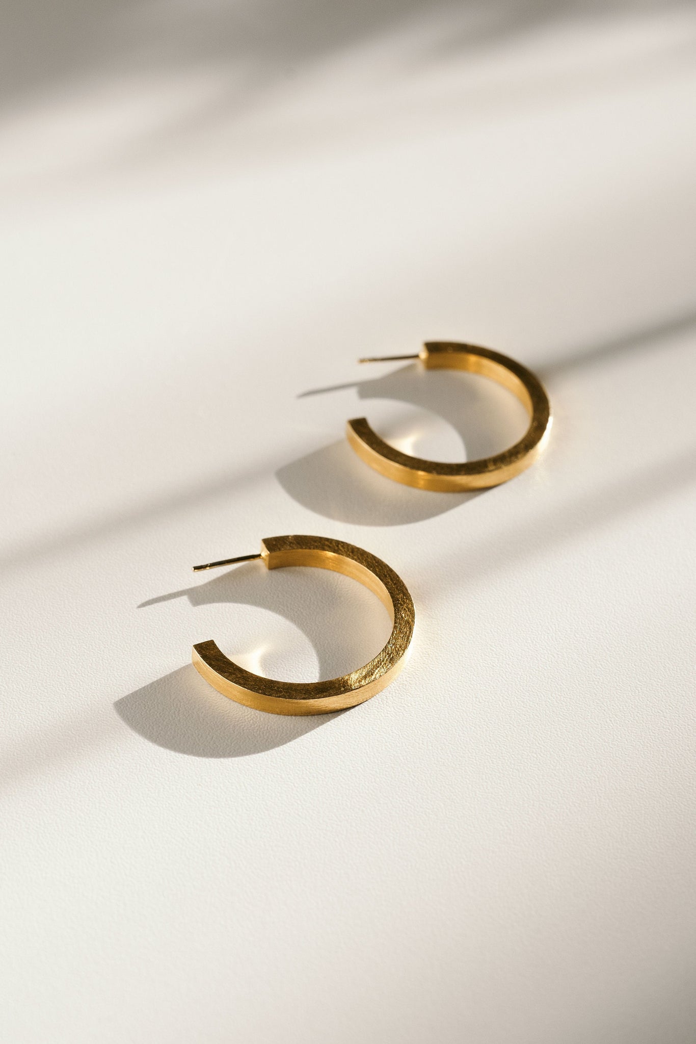Solid Hoop Earrings - Gold Plated AR.M ANNA ROSA MOSCHOUTI